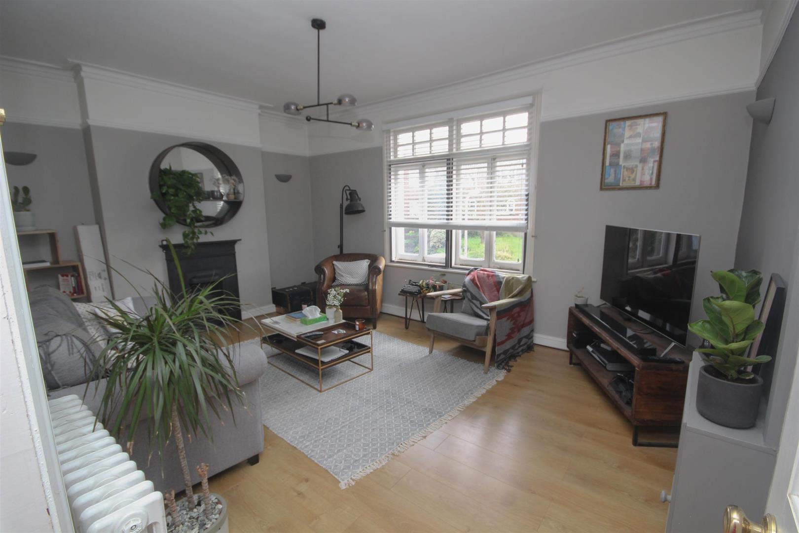 Rose Valley, Brentwood Keith Ashton